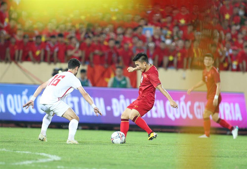 BLV Quang Tùng: HLV Philippe Troussier táo bạo trong cách dụng quân-1