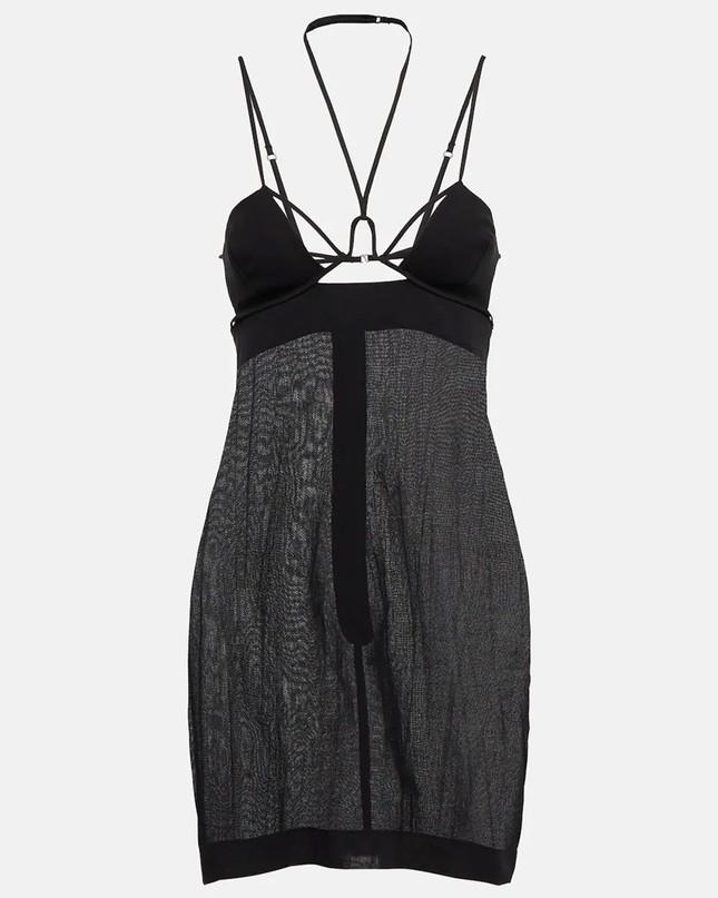 Bóc giá bộ đồ gây sóng gió cho Jennie (BlackPink) trong phim 18+-4