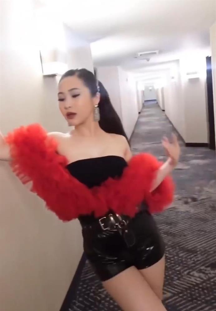 Sắc vóc gây chú ý của Hương Tràm hiện tại-1