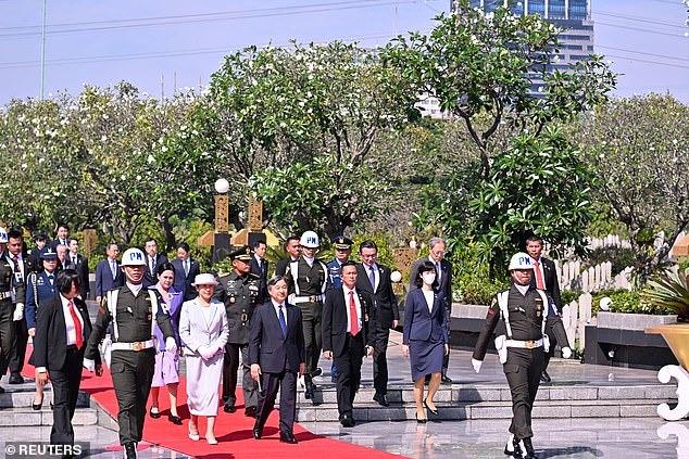 Phong cách thanh lịch của Hoàng hậu Nhật Bản trong chuyến thăm Indonesia-4