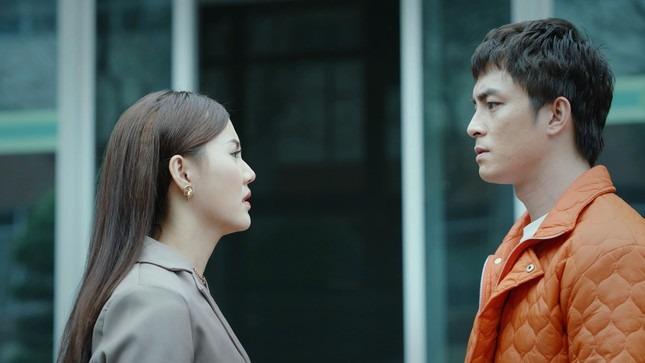 Phim giờ vàng có nữ diễn viên Việt Hoa bị hoãn chiếu-1