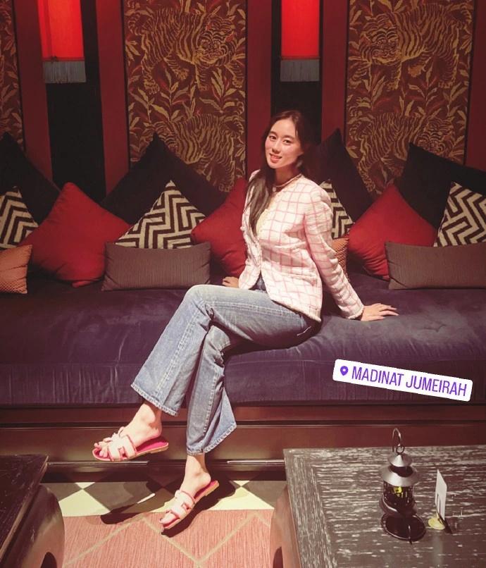 Gái út trùm sòng bài Macau vẫn làm giáo viên tiểu học, mặc đồ bình dân-6