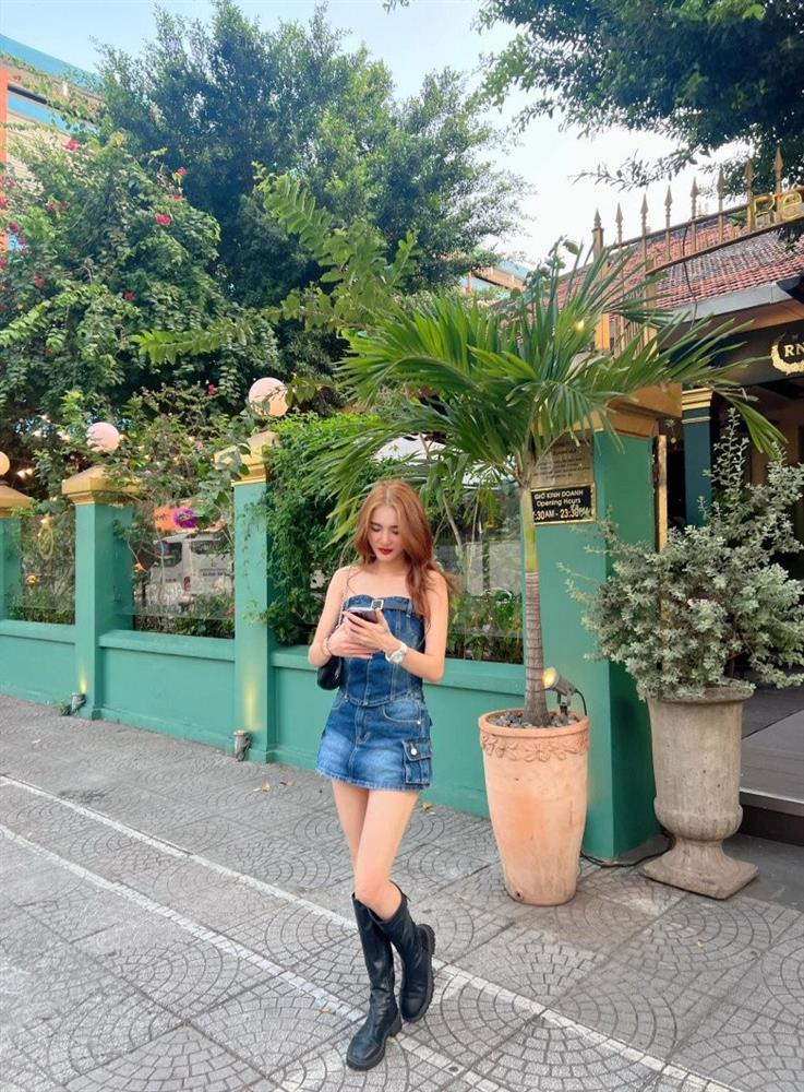 Em gái Công Vinh diện áo tắm khoe dáng như gái 18, nóng chẳng kém chị dâu Thủy Tiên-10