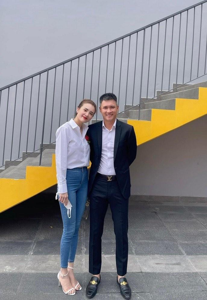 Em gái Công Vinh diện áo tắm khoe dáng như gái 18, nóng chẳng kém chị dâu Thủy Tiên-1