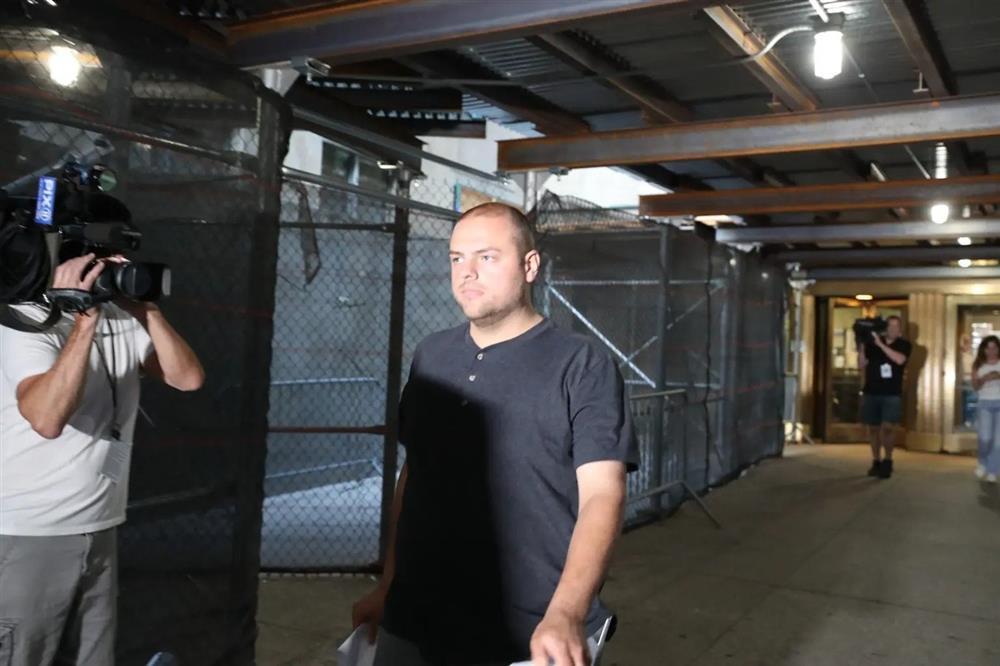 Kẻ ném điện thoại vào mặt nữ ca sĩ: Tôi nghĩ làm như vậy sẽ... rất vui-3