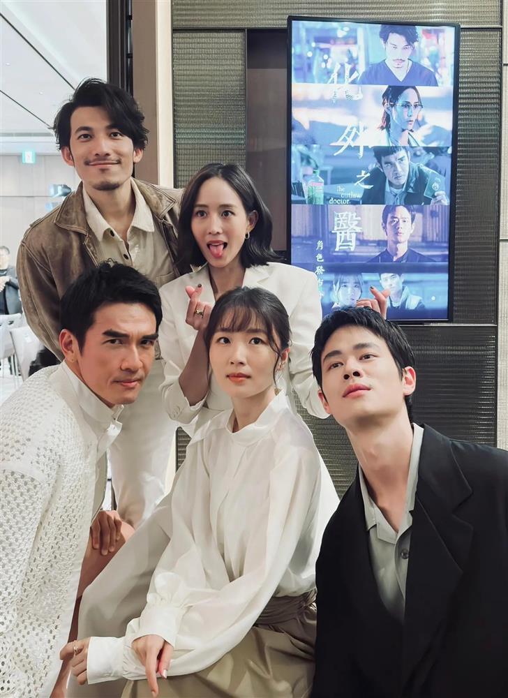 Mỹ nhân Như Ý truyện khoe nhan sắc không tuổi bên Liên Bỉnh Phát-4