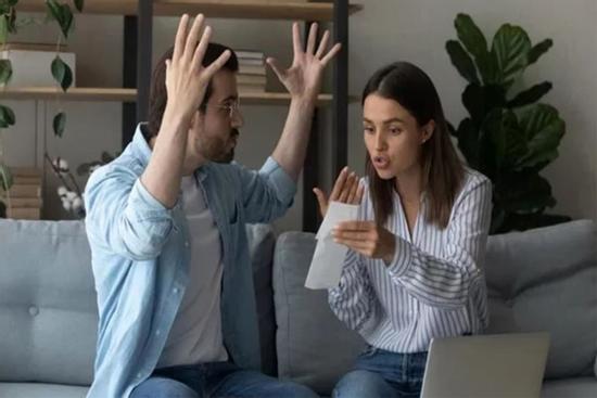 Viện lý do quái gở, chồng không chịu chuyển nhà