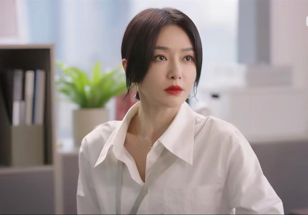 Tần Lam có tỷ lệ cơ thể đẹp đến khó tin ở tuổi U50-1