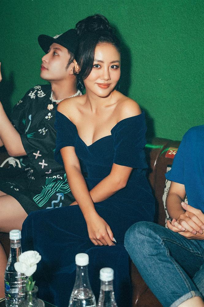 Sở thích mặc không phòng hộ của Văn Mai Hương-7