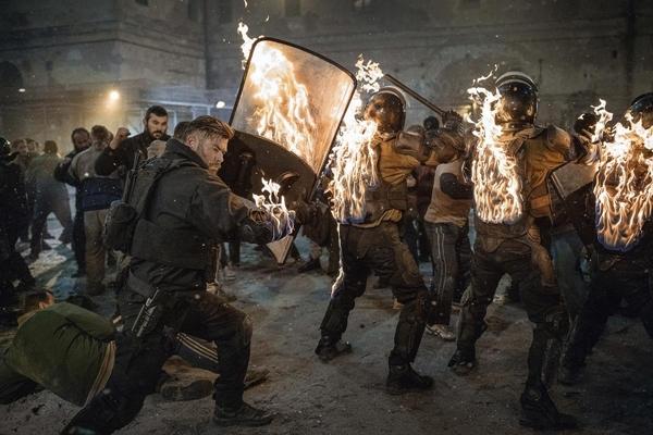 Nỗ lực thoát mác Thần Sấm của Chris Hemsworth-3