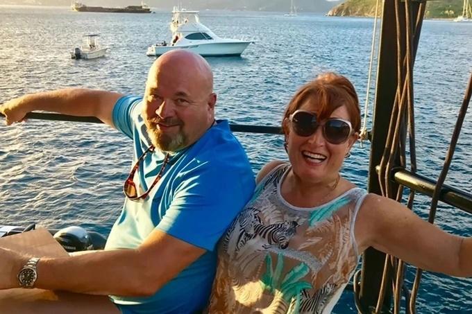 Cặp đôi bất ngờ tái hôn sau 21 năm cắt đứt liên lạc-3