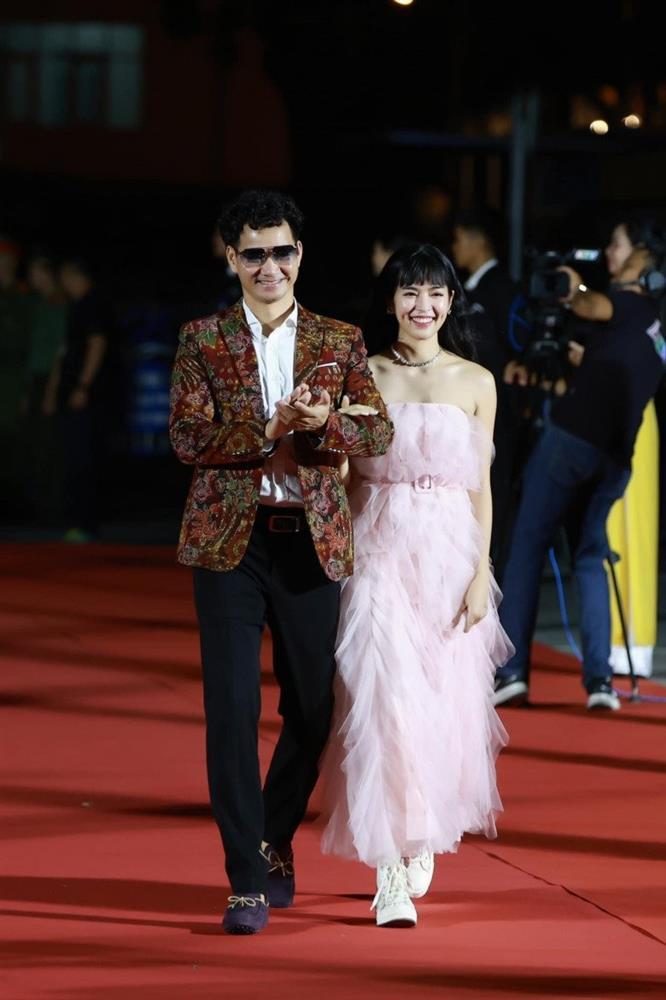 Mỹ nhân sánh đôi Xuân Bắc trên thảm đỏ bị nhắc thay đổi vì lạc quẻ-3