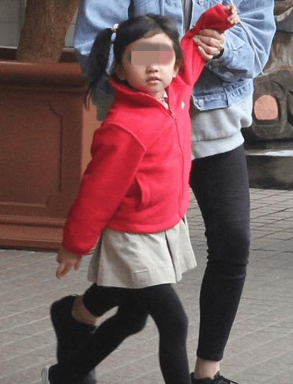 Bố Lưu Khải Uy đòi Dương Mịch tái hợp chồng cũ vì tình trạng sức khỏe cháu gái-4