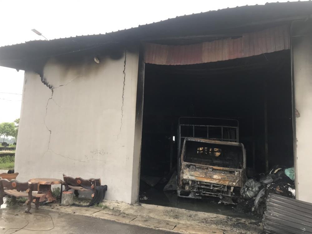 Cháy nhà ở Bắc Giang, 3 người trong gia đình tử vong-1