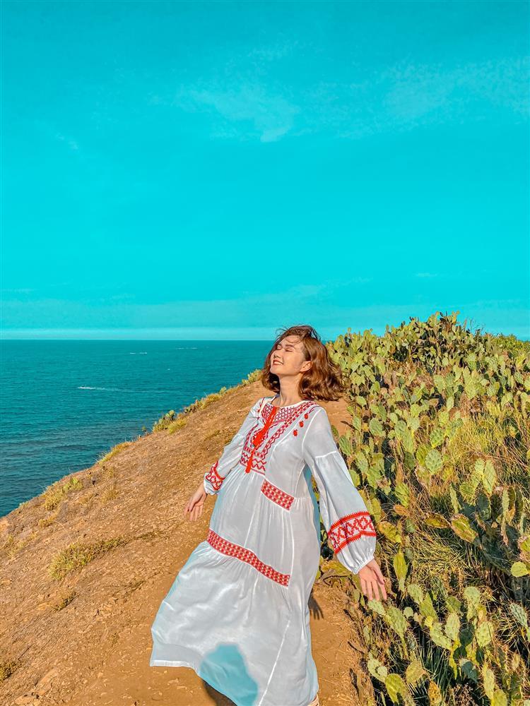 Tình cũ Đình Tú lên đồ đi biển, ngỡ ngàng vóc dáng bà mẹ một con-4