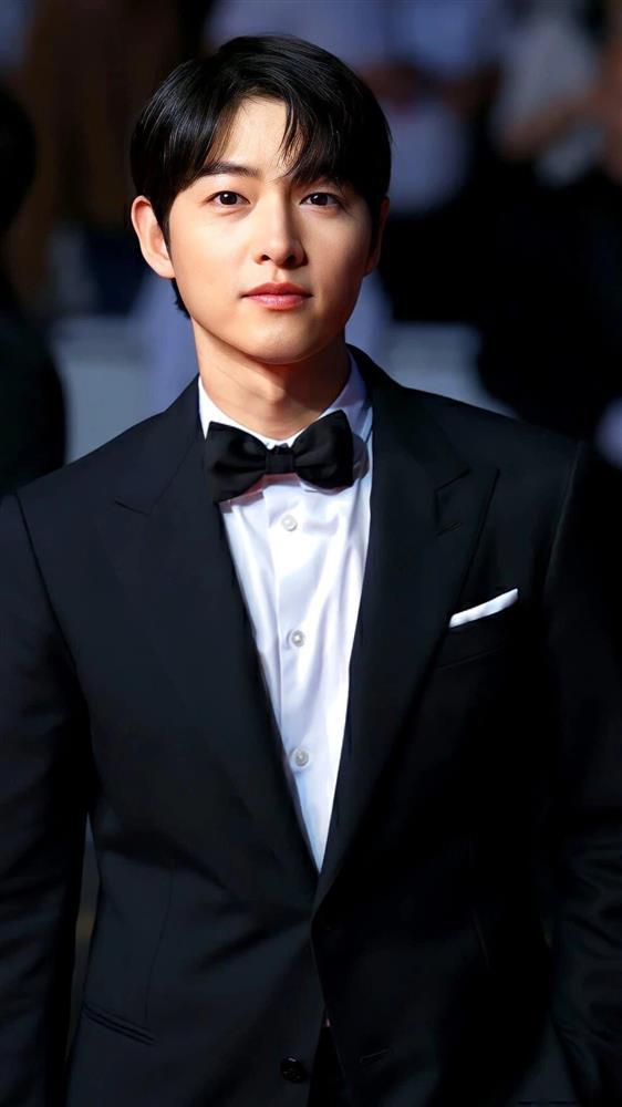 Song Joong Ki với style trẻ trung, phong độ-4