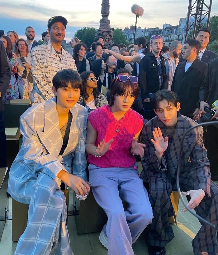 Song Joong Ki với style trẻ trung, phong độ-7