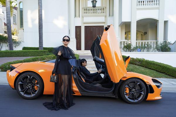 Hà Phương khoe dáng bên siêu xe 20 tỷ, khoe khéo gia sản của chồng tỷ phú Chính Chu-4