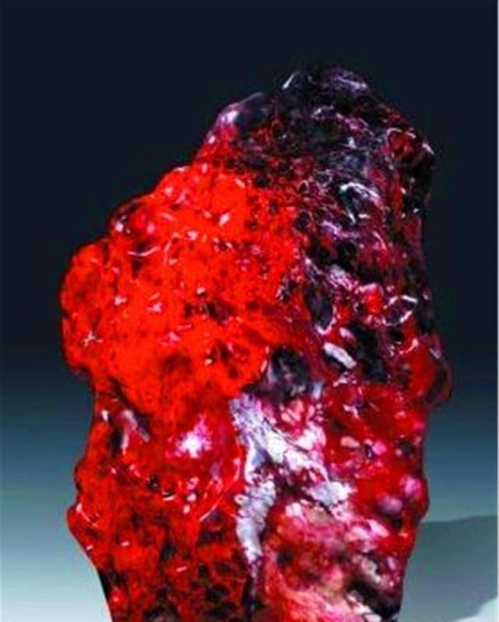 Bỏ ra 11 tỷ mua viên đá, cô gái sốc nặng khi biết giá trị thực của món đồ-1