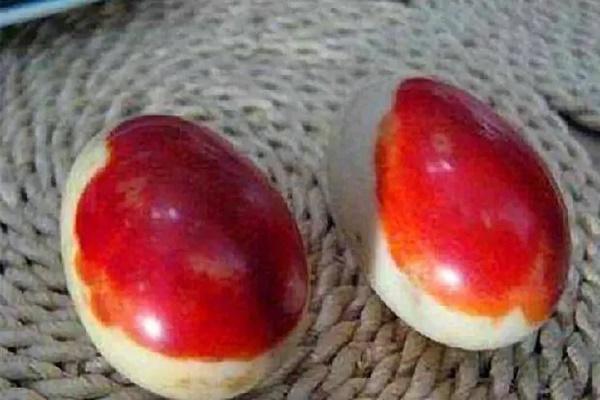 Lên rừng đào măng, lão nông tìm được cặp đá hình trứng kỳ lạ trị giá 2,6 tỷ-1