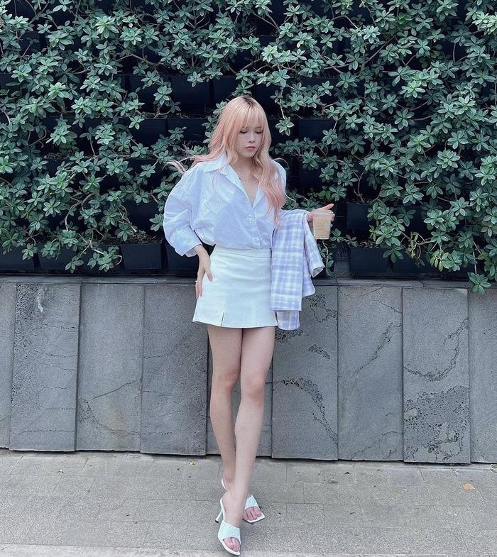 Phong cách diện chân váy ngắn trẻ trung của Thiều Bảo Trâm-1