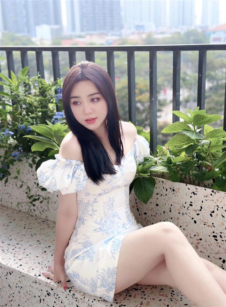 Quỳnh Kool diện váy xuyên thấu lấp ló vòng 3, bị phát giác nếp gấp vị trí đắc địa-11