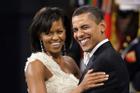 Bức ảnh đang gây sốt của vợ chồng ông Obama