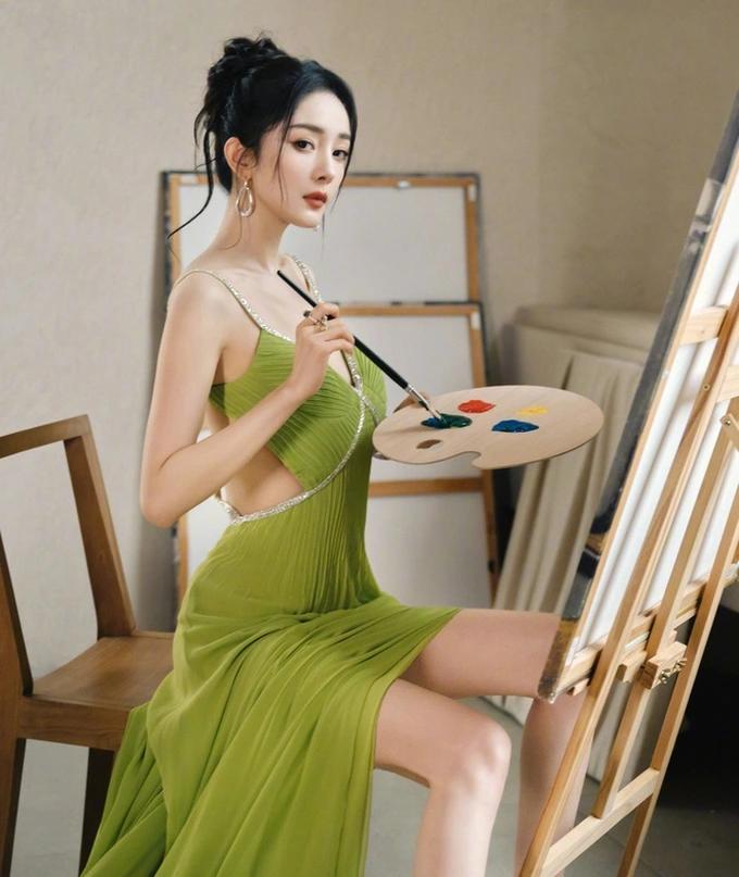 Dương Mịch: Sự nghiệp nhiều biến động, bị bố chồng cũ trách cứ vô tâm-1