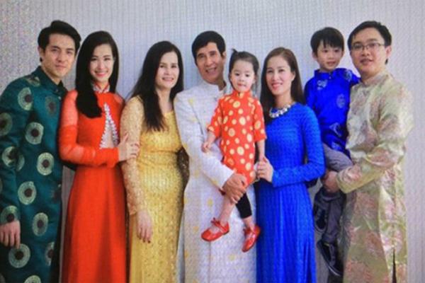 Chân dung người phụ nữ quyền lực đứng sau thành công của Đông Nhi-3