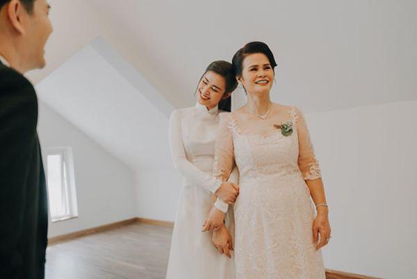 Chân dung người phụ nữ quyền lực đứng sau thành công của Đông Nhi-5