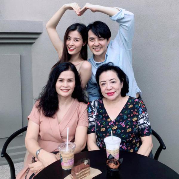 Chân dung người phụ nữ quyền lực đứng sau thành công của Đông Nhi-7