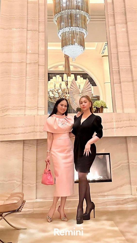 Em gái Cẩm Ly mặc đồng điệu bên bạn trai, đẳng cấp vợ tỷ phú khó giấu-7