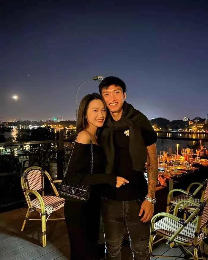 Mẹ Doãn Hải My U50 đứng cạnh con gái 2k1 giống như hai chị em-1