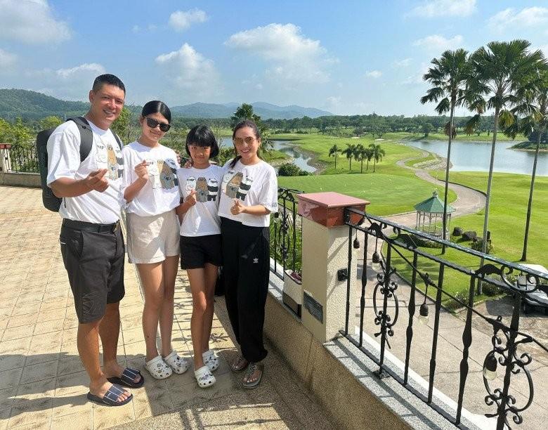 Ngoài con gái 1m74, Bình Minh còn một con gái 11 tuổi cao không kém, mặt y hệt bố-10