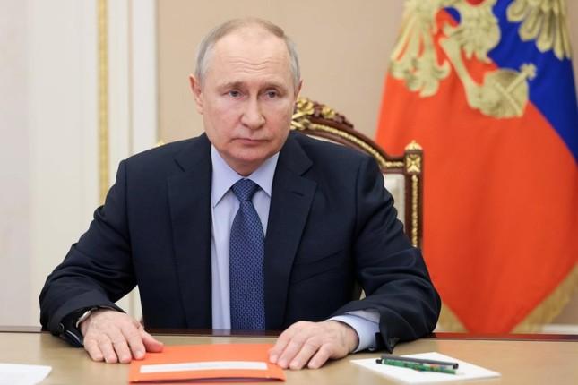 Harry và Meghan muốn phỏng vấn ông Putin, Donald Trump-2