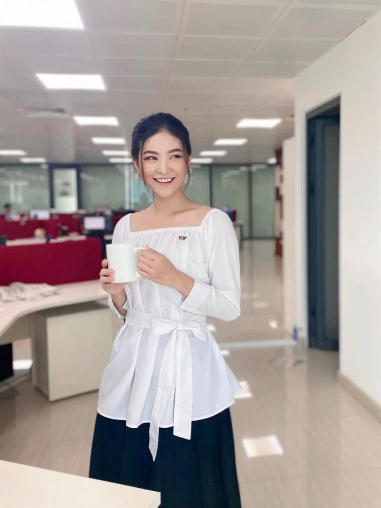 BTV Thời sự Cẩm Tú - cô gái duy nhất lấy chồng nhờ Người Ấy Là Ai đã rời VTV-6