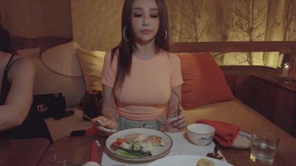 Sống trong biệt thự 100 tỷ, Huyền Baby ăn thế này bảo sao chồng yêu!-6