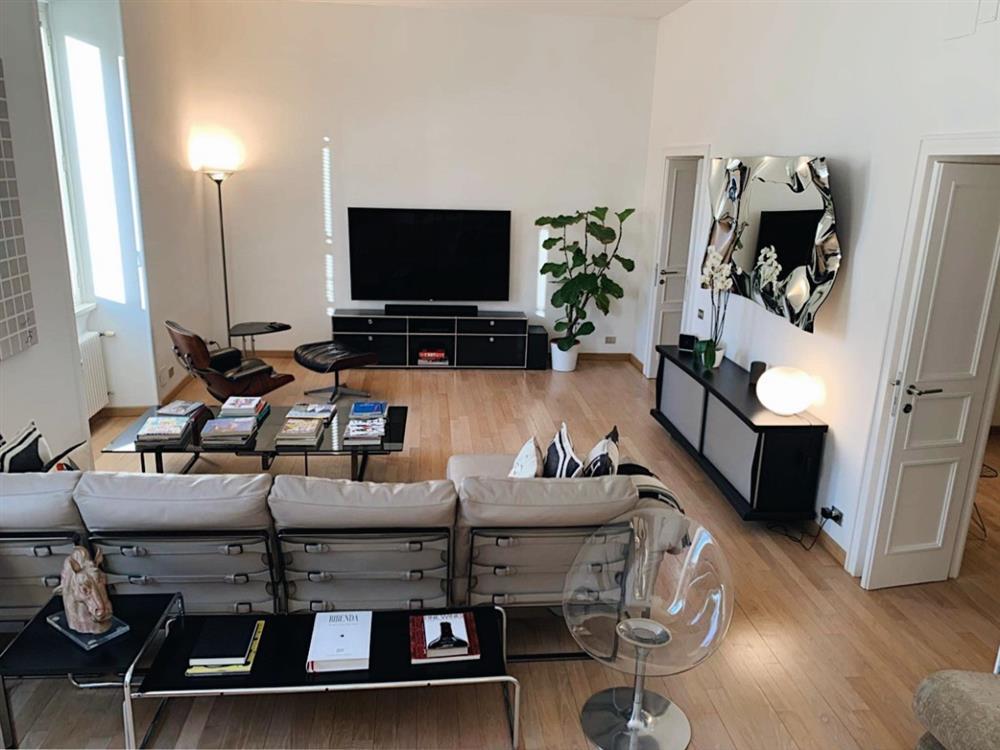 Hoa hậu từng được mệnh danh giàu nhất Việt Nam hiện sống ra sao trong căn nhà tại Ý?-3