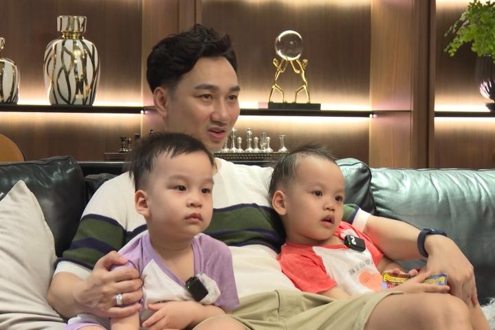 Phan Hiển làm con trai khóc nức nở với thái độ căng như dây đàn-4