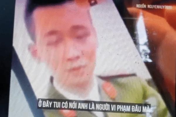 Một gia đình ở Hà Nội liên tục bị tạt sơn, ném chất bẩn-4