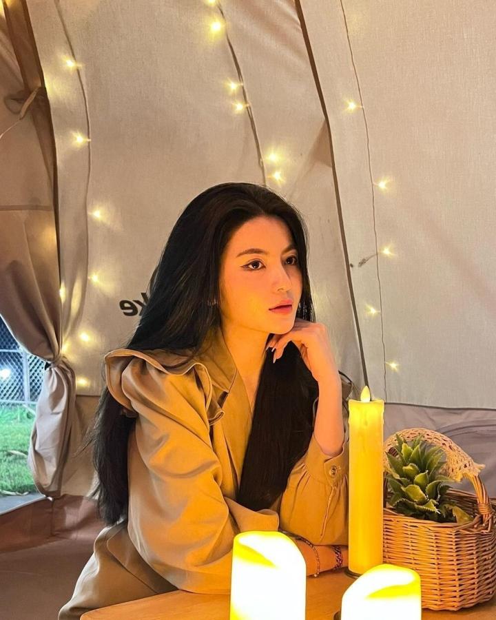 Bạn gái Quang Hải ấn tượng với vẻ đẹp vừa ngọt ngào, vừa gợi cảm-9