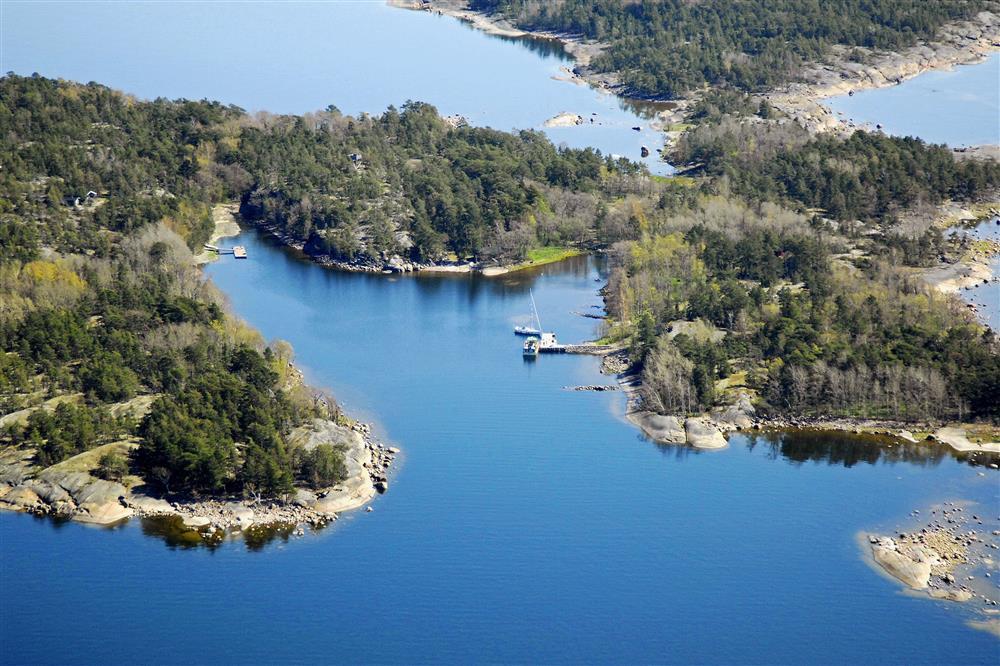 Hòn đảo du lịch ở châu Âu ra luật lạ - cấm điện thoại-2