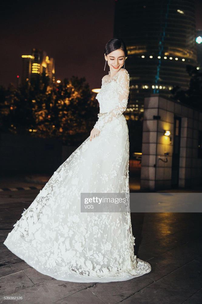 Angelababy suốt 8 năm chưa một lần bị dìm trước ống kính hung thần-3