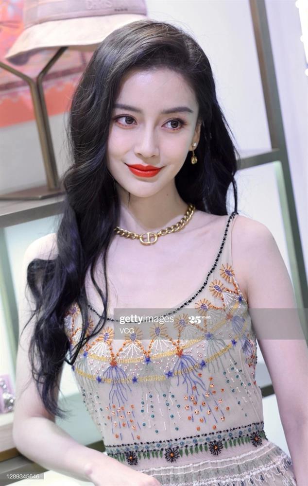 Angelababy suốt 8 năm chưa một lần bị dìm trước ống kính hung thần-7