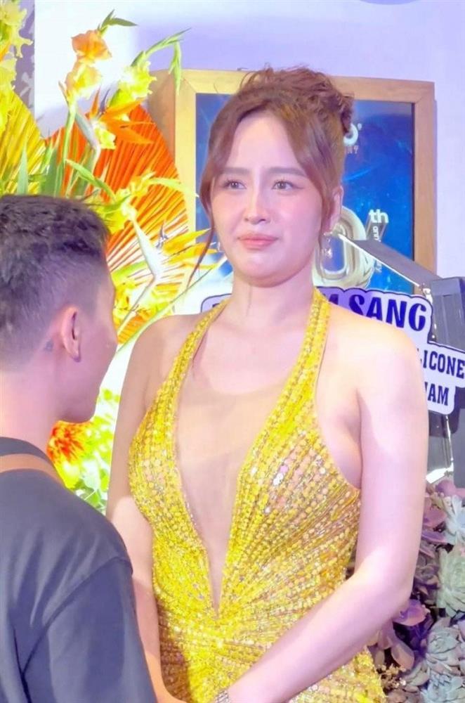 Chụp cùng Á hậu Tú Anh, Mai Phương Thuý lộ nhược điểm chí mạng-6