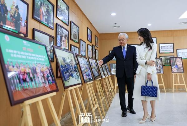 Công thức để luôn thu hút của Đệ nhất phu nhân Hàn Quốc-2