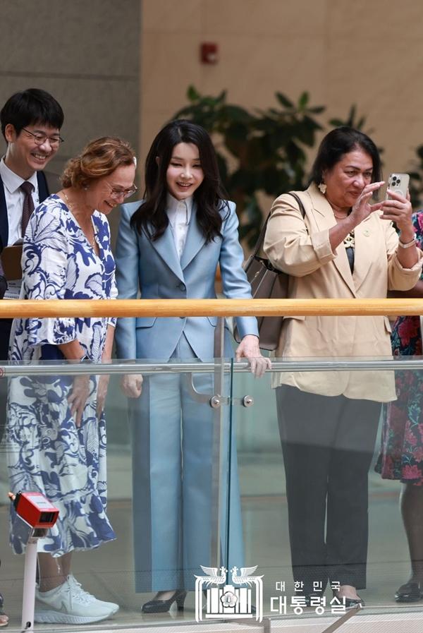 Công thức để luôn thu hút của Đệ nhất phu nhân Hàn Quốc-12