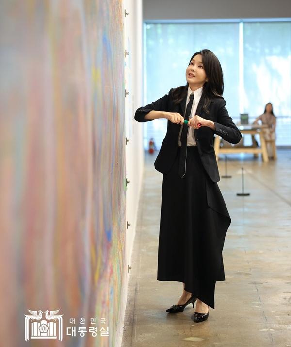 Công thức để luôn thu hút của Đệ nhất phu nhân Hàn Quốc-15