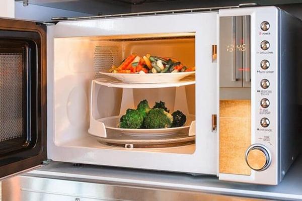 Hâm nóng thức ăn bằng lò vi sóng có tốt không, chú ý điều gì?-2