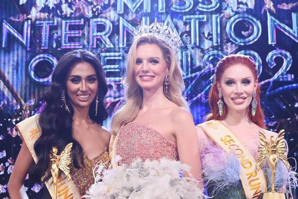 Hoa hậu chuyển giới phản ứng vì bị fan Việt chê bai-2